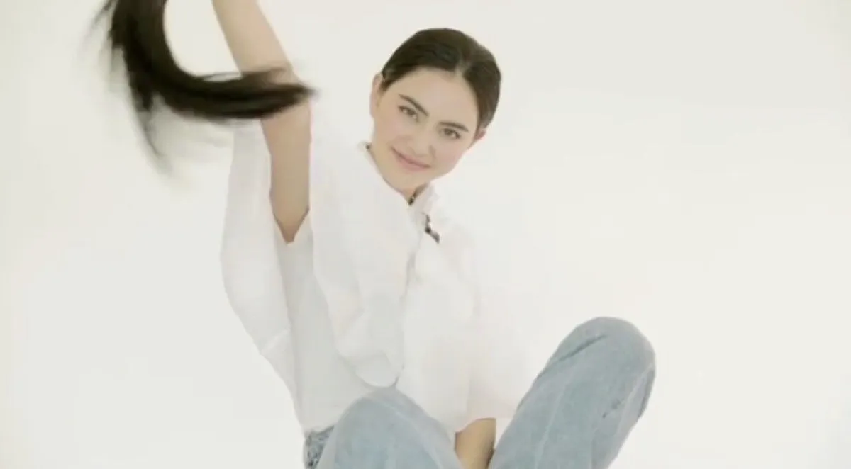 สุขใจที่ได้ให้! ใหม่ ดาวิกา ตัดผมสั้นบริจาคทำวิกให้ผู้ป่วยมะเร็ง (คลิป)