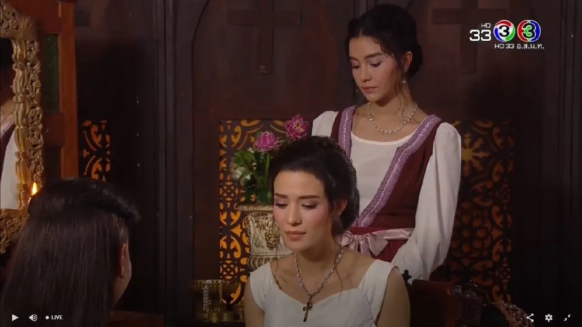 สวยเป๊ะอนาคตปัง! 10 ภาพสุดเริ่ด คลาร่า ผู้ช่วยแต่งตัวให้ แม่มะลิ