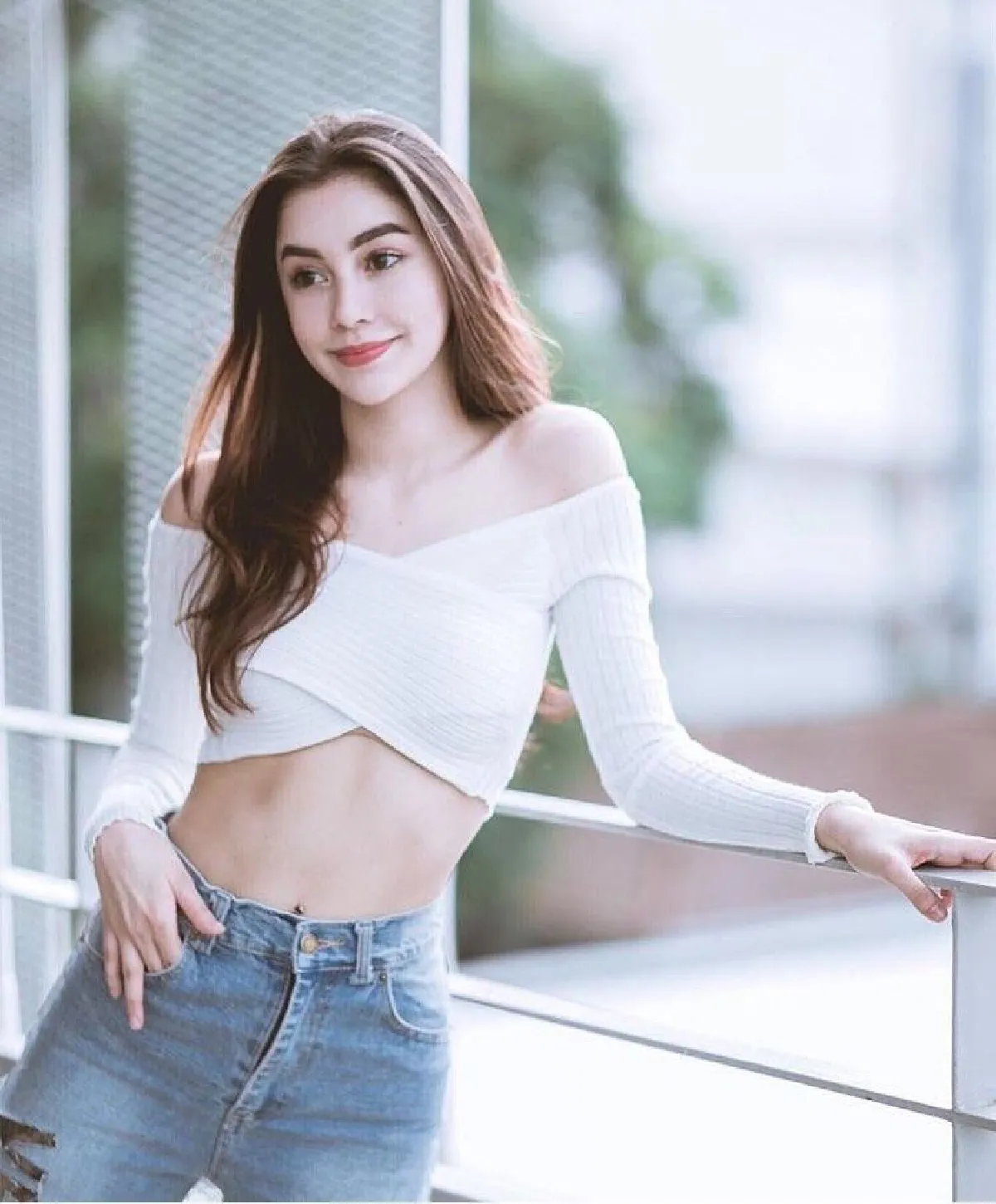 สวยเป๊ะอนาคตปัง! 10 ภาพสุดเริ่ด คลาร่า ผู้ช่วยแต่งตัวให้ แม่มะลิ