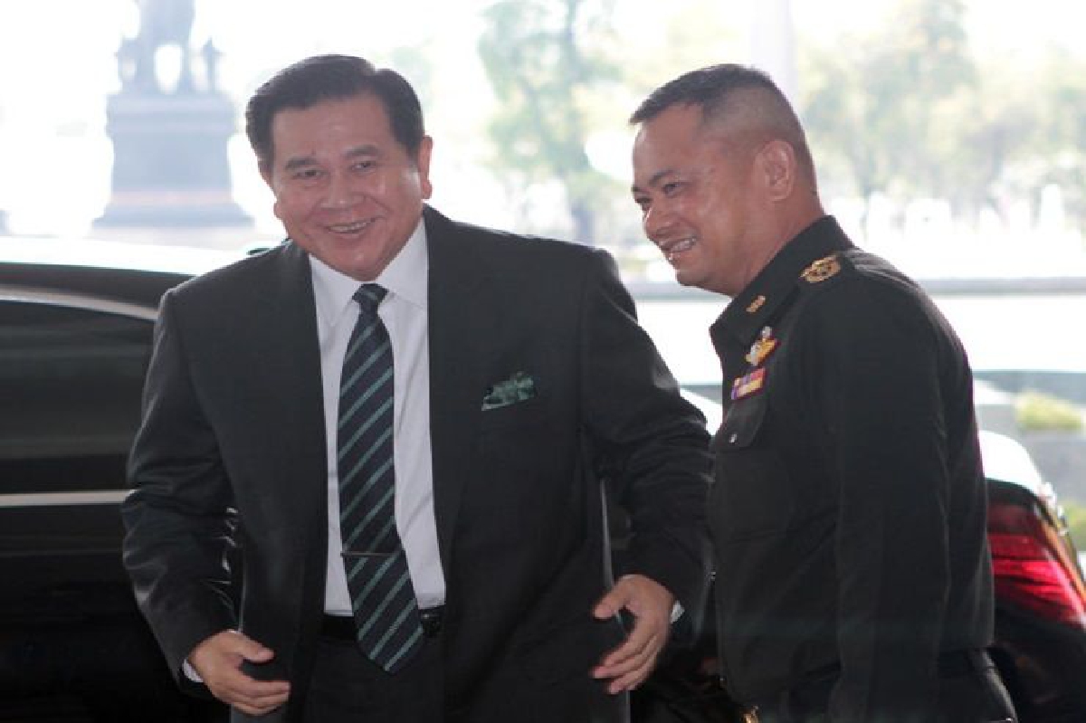 "ผบ.ทหารสูงสุด"ไม่ยุ่งเลือกตั้งปล่อยเป็นเรื่องการเมือง "ผบ.ทหารสูงสุด"ไม่ยุ่งเลือกตั้งปล่อยเป็นเรื่องการเมือง