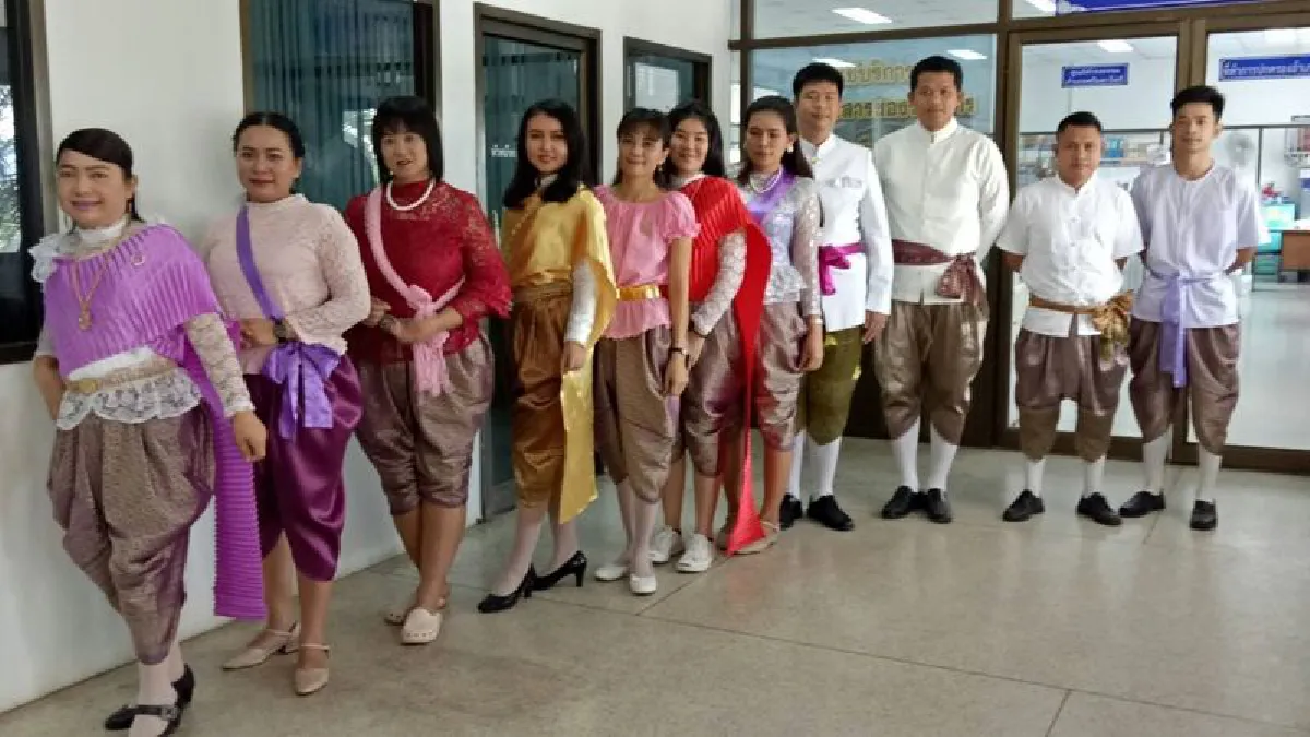 บุพเพฯกระแสแรง-ขรก.ปราจีนฯนัดแต่งชุดไทยย้อนยุคทุกศุกร์