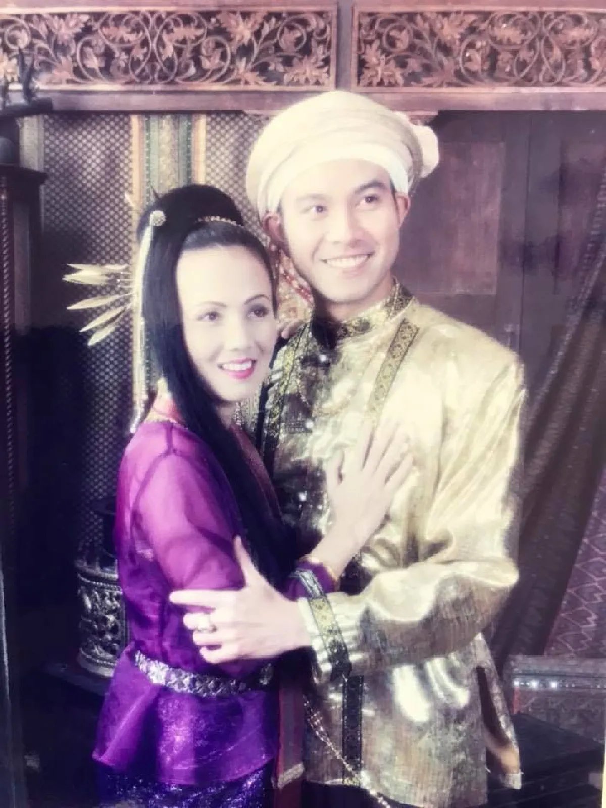 "ร่วมทุกข์ร่วมสุขกันมา 34ปี" .."มุกดา” ภรรยา “หนึ่ง นึกคิด” เผยภาพอดีตครอบครัวอยู่กันพร้อมหน้า