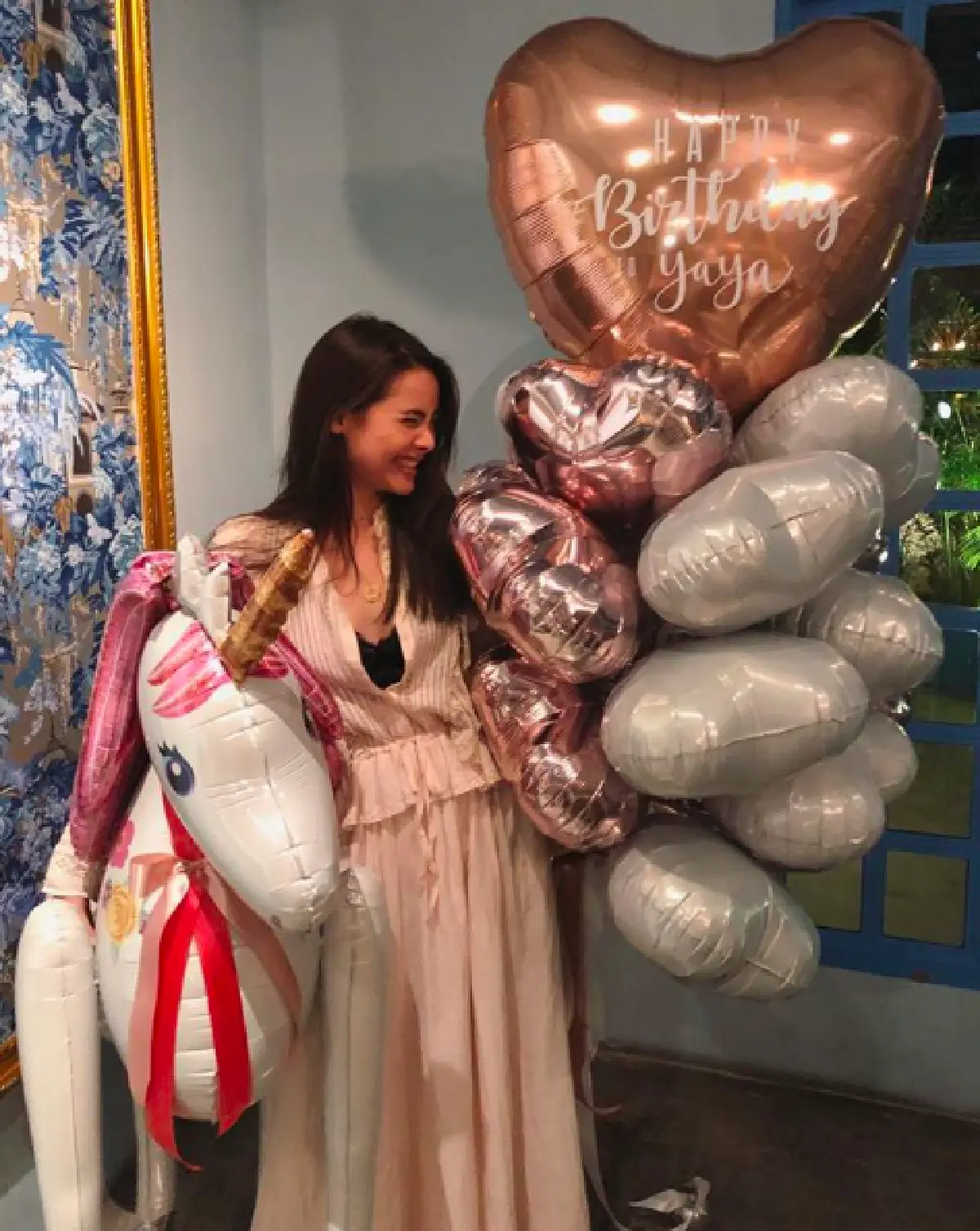 25 แล้ว!  “ญาญ่า”  จัดปาร์ตี้ฉลองวันเกิดเล็กๆ กับแก๊งค์เพื่อนสนิท ไร้เงาหนุ่มคู่จิ้น  “ณเดชน์”