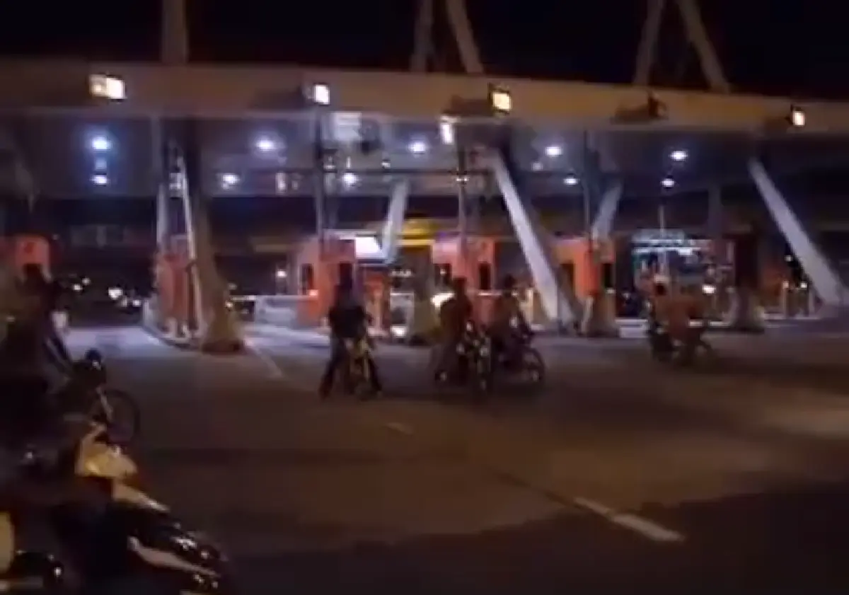 คลิปเก่า! การทางพิเศษแจงเหตุแข่งรถมอเตอร์ไซค์บนทางด่วน