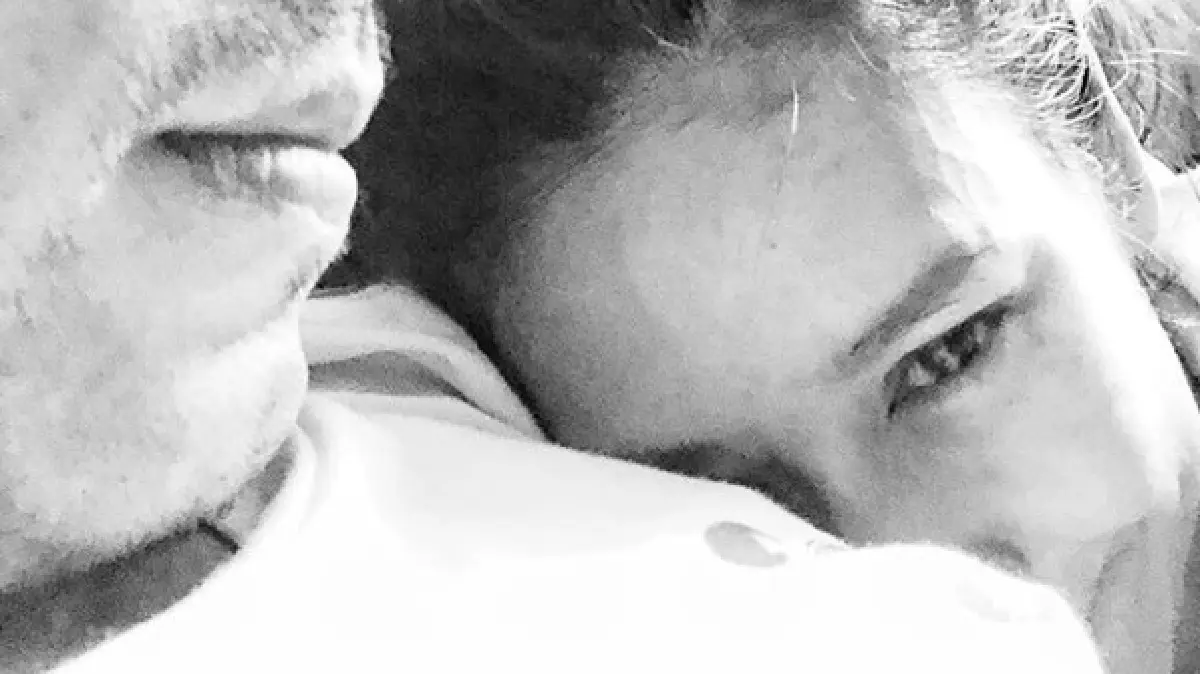 ความรักครั้งสุดท้าย! “ป๊อก” มุ้งมิ้ง ในอ้อมอก “ตั๊ก” ครบรอบ 16 ปี