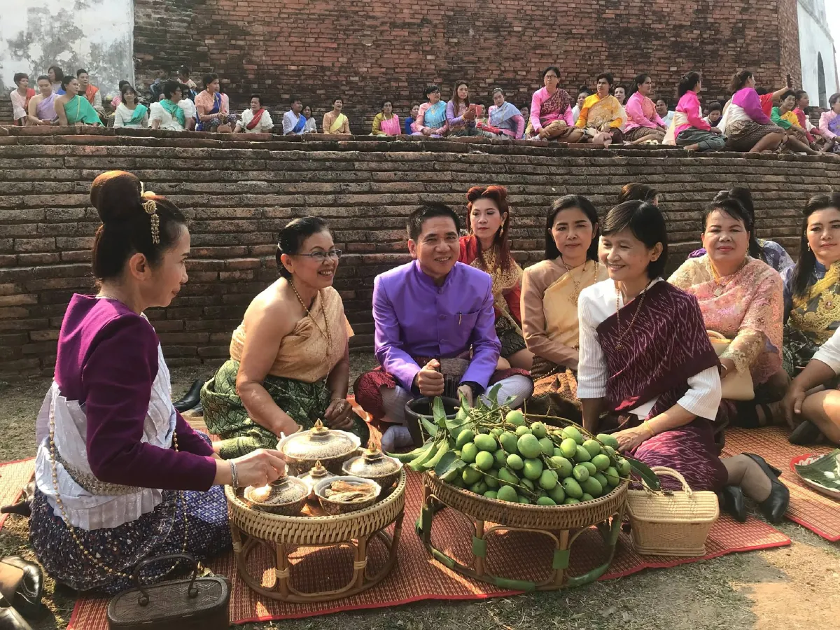 นักท่องเที่ยวแห่ชมอยุธยา เพิ่มจาก 3 พัน เป็น 1.8 หมื่นคนต่อวัน