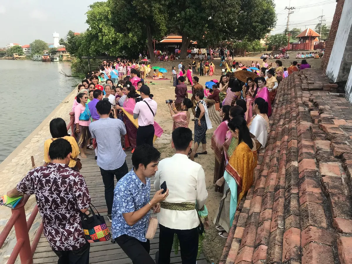 นักท่องเที่ยวแห่ชมอยุธยา เพิ่มจาก 3 พัน เป็น 1.8 หมื่นคนต่อวัน