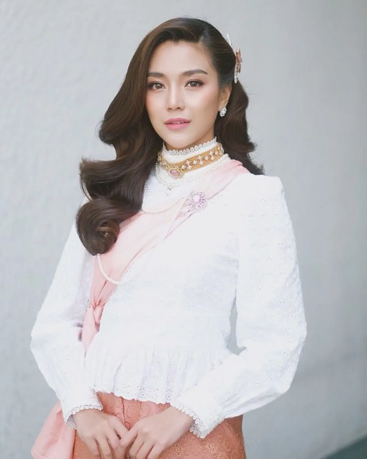 แม่หญิงจันทร์วาด แต่งชุดไทยสวยสง่า เหมือนหลุดมาจากสมัยรัชกาลที่ 5