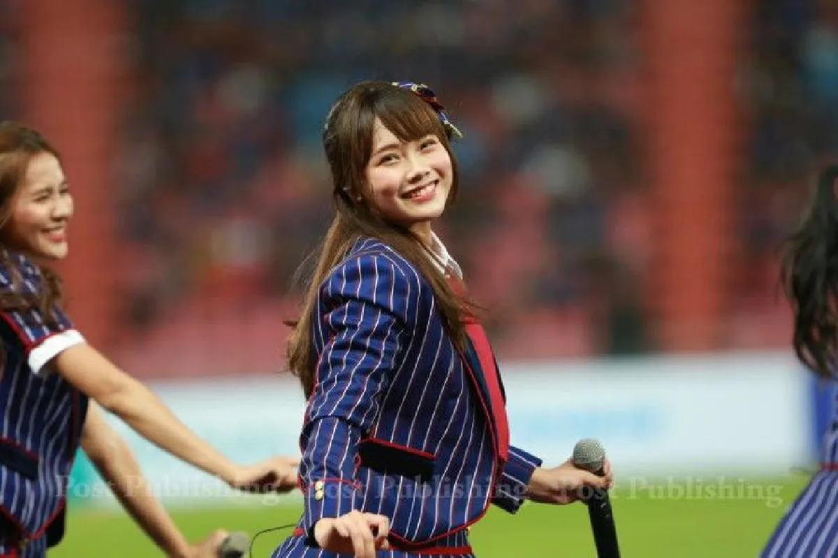 ชมภาพชุด "BNK48" แจกความสดใสก่อนเกมช้างศึก