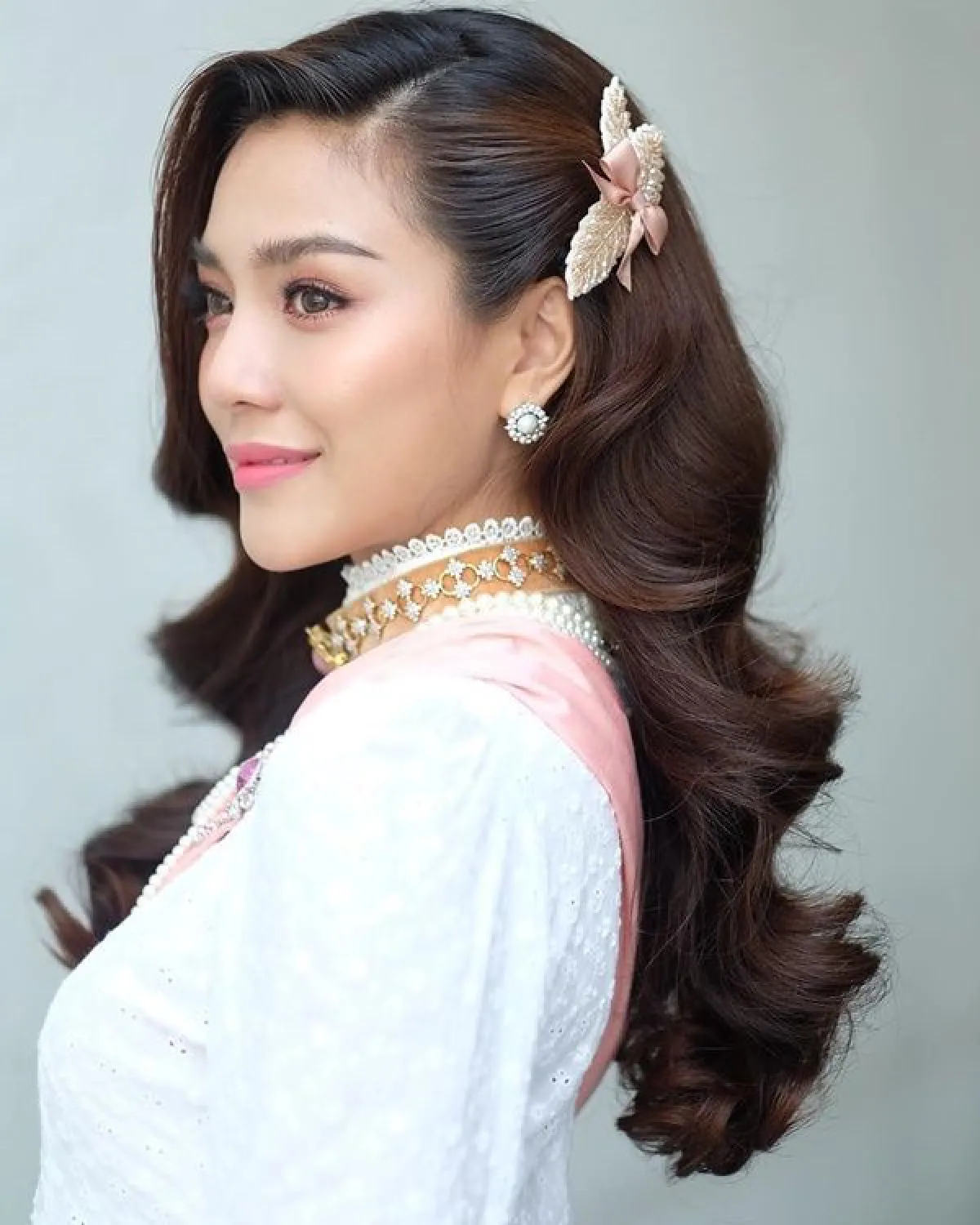 แม่หญิงจันทร์วาด แต่งชุดไทยสวยสง่า เหมือนหลุดมาจากสมัยรัชกาลที่ 5