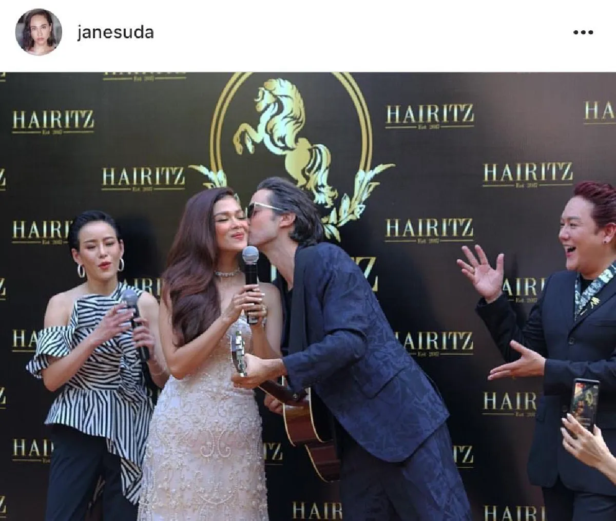 “ฮิวโก้-ฮาน่า” เปิดวังจักรพงษ์ ฉลองครบรอบแต่งงาน 9 ปี สุดอลังการ