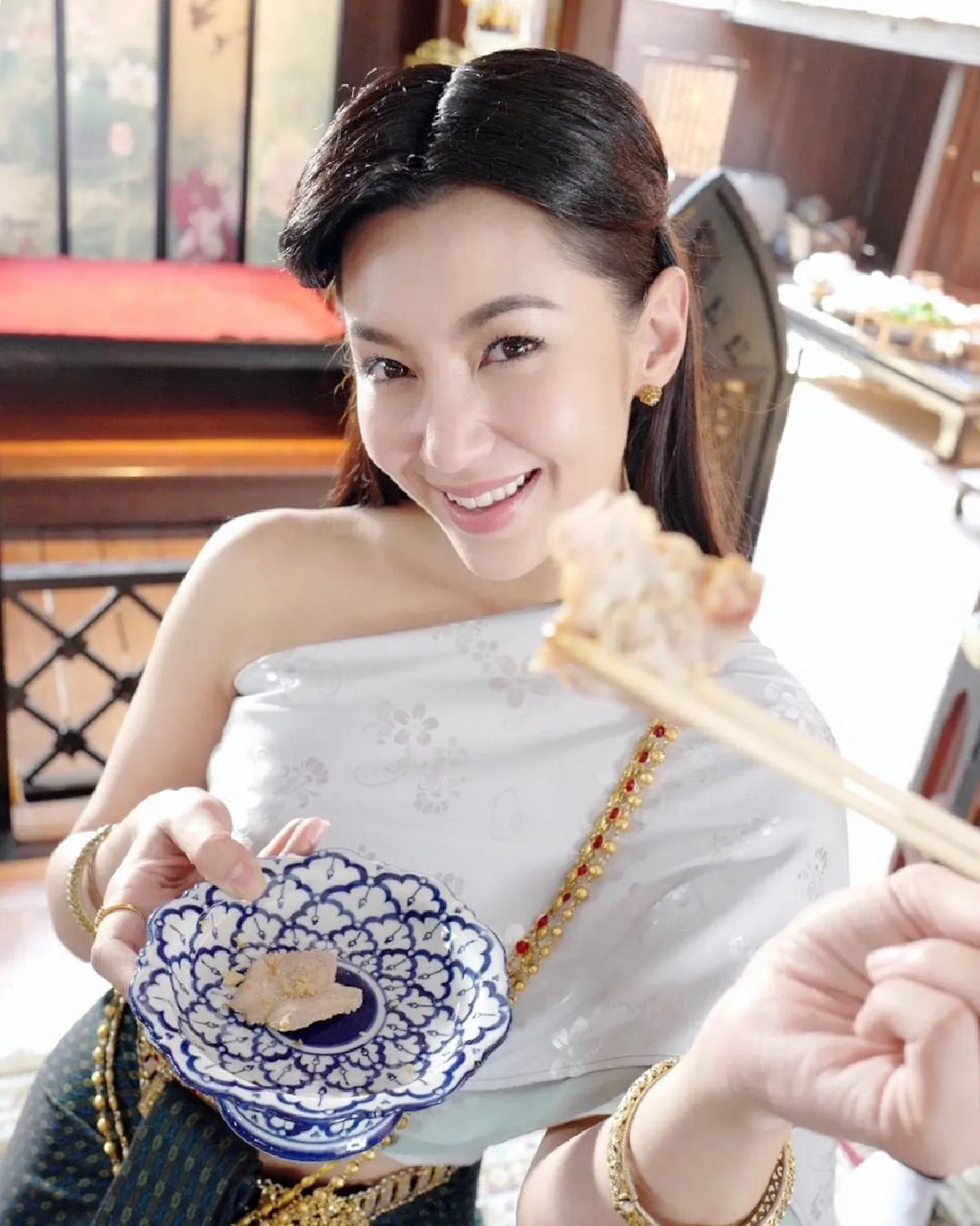 ฉากนี้ไม่มีในละคร! แม่หญิงการะเกด ตั้งเตากินหมูกระทะฟินเฟ่อร์ทั้งอโยธยา