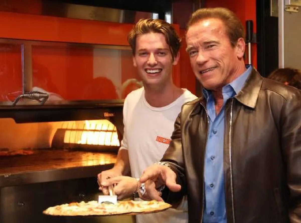 ทำความรู้จัก แพทริค ชวาร์เซเนกเกอร์ พระเอกหนุ่มที่สาวๆต้องตกหลุมรัก