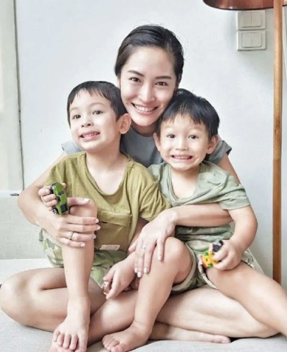 "แพนเตอร์" ลูกชายแซว "พลอย-ปีเตอร์" อยากให้หม่ามี๊กับปาป๊าแต่งงานกัน