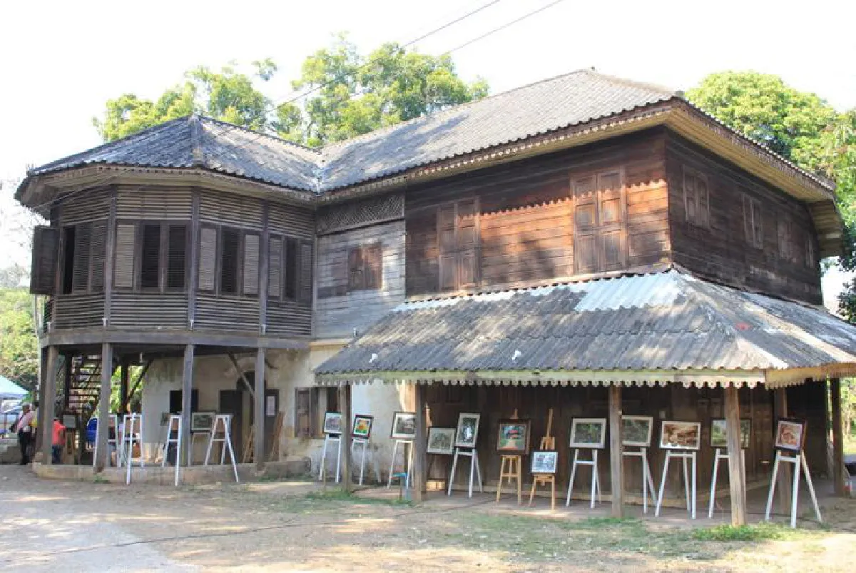 นั่งรถม้าเยือนบ้านหลุยส์ ชมประวัติศาสตร์เมืองลำปาง