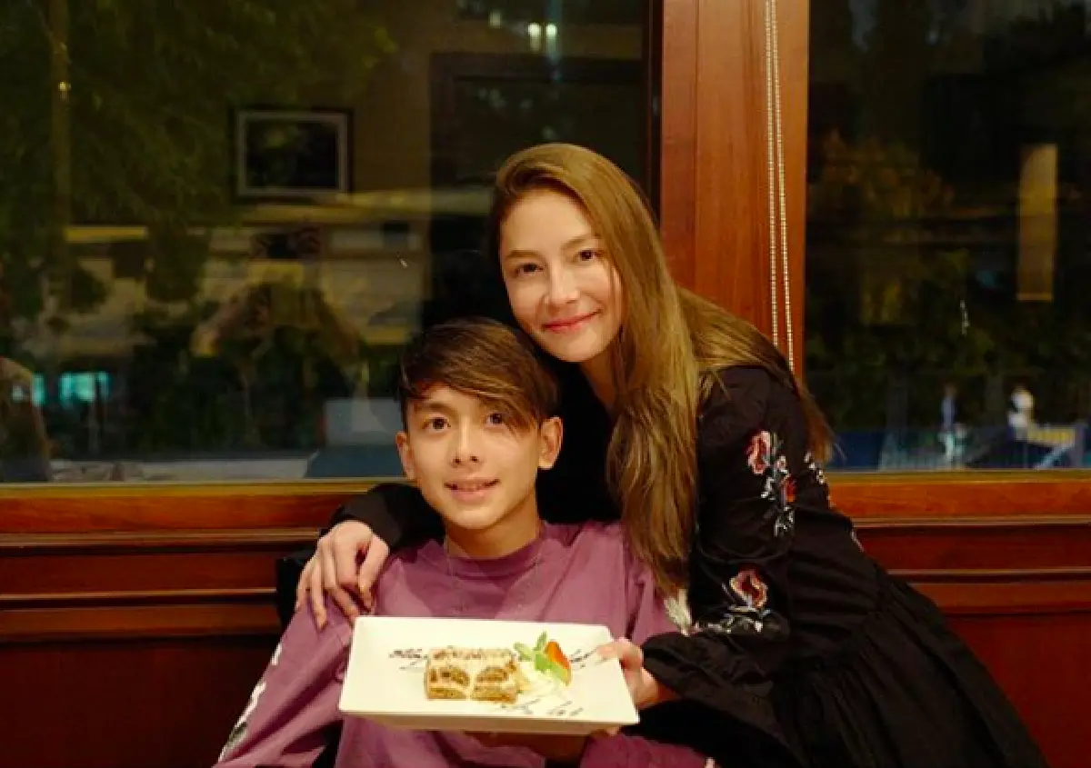 “โบ-ฟลุค” พร้อมครอบครัว ร่วมฉลองวันเกิด "น้องอชิ” อายุครบ 15 ปี