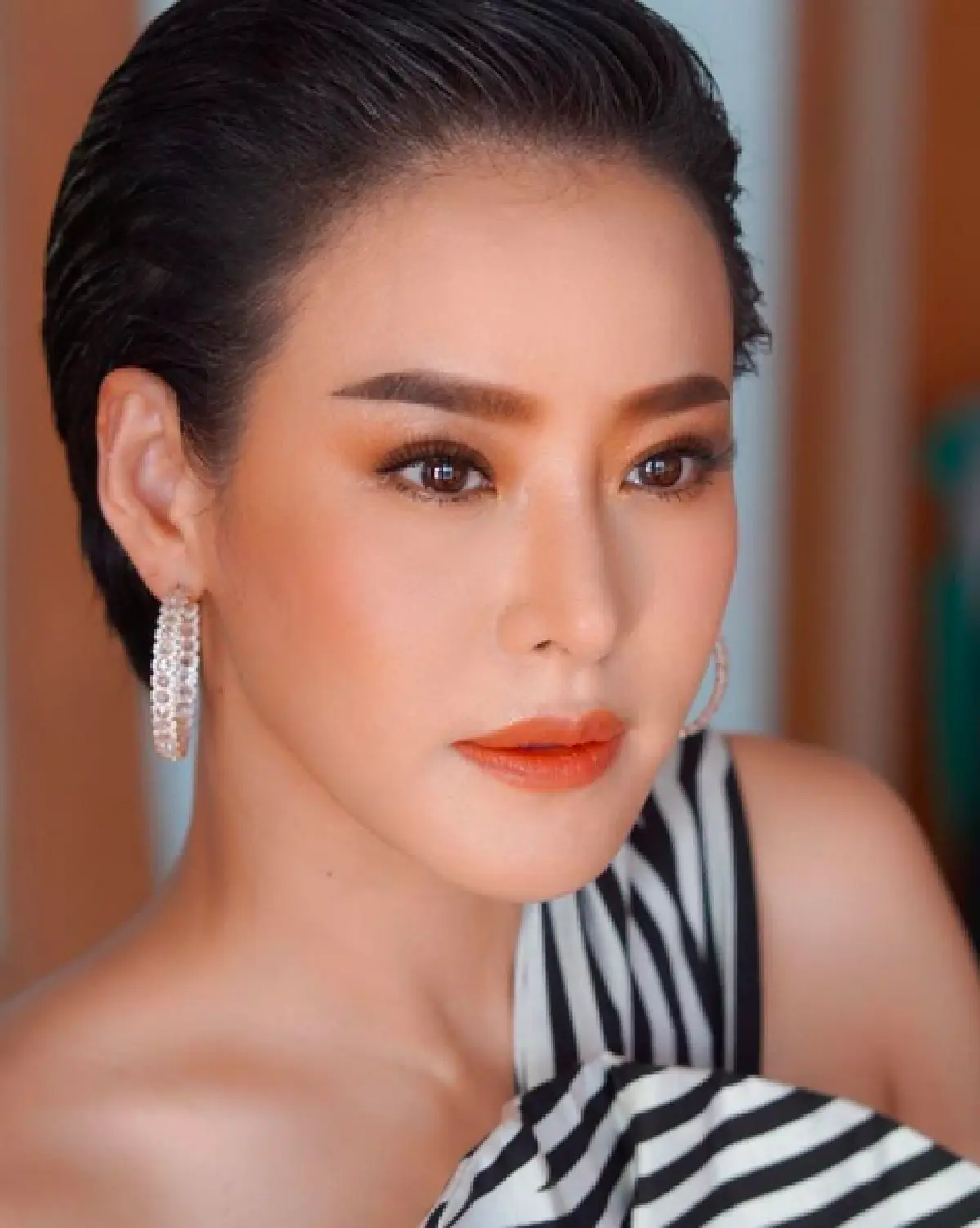 "หนิง” อัดคลิปโวยสารการบินดัง หลังบริการไม่ดีแถมยังทำเกือบตกเครื่อง