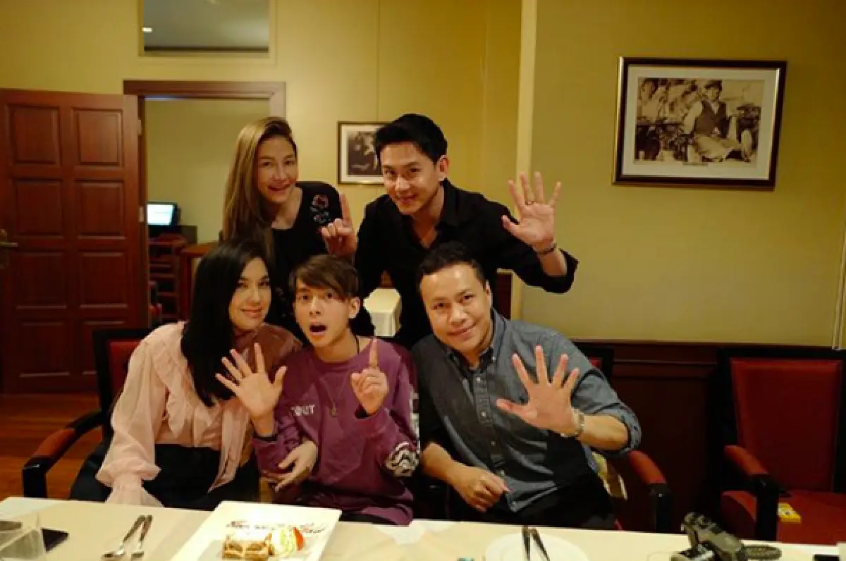 “โบ-ฟลุค” พร้อมครอบครัว ร่วมฉลองวันเกิด "น้องอชิ” อายุครบ 15 ปี