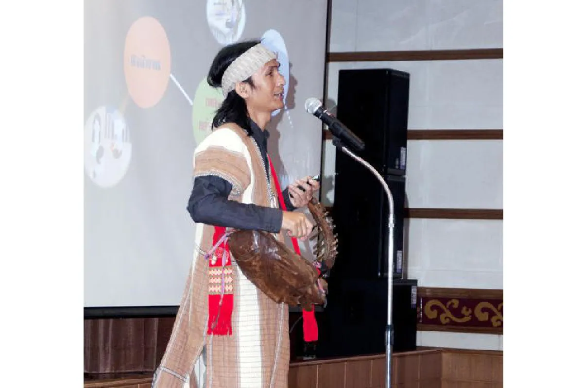 กวีนิพนธ์ธำรงภาษาแม่ สื่อสร้างสุนทรียะและสันติภาพ