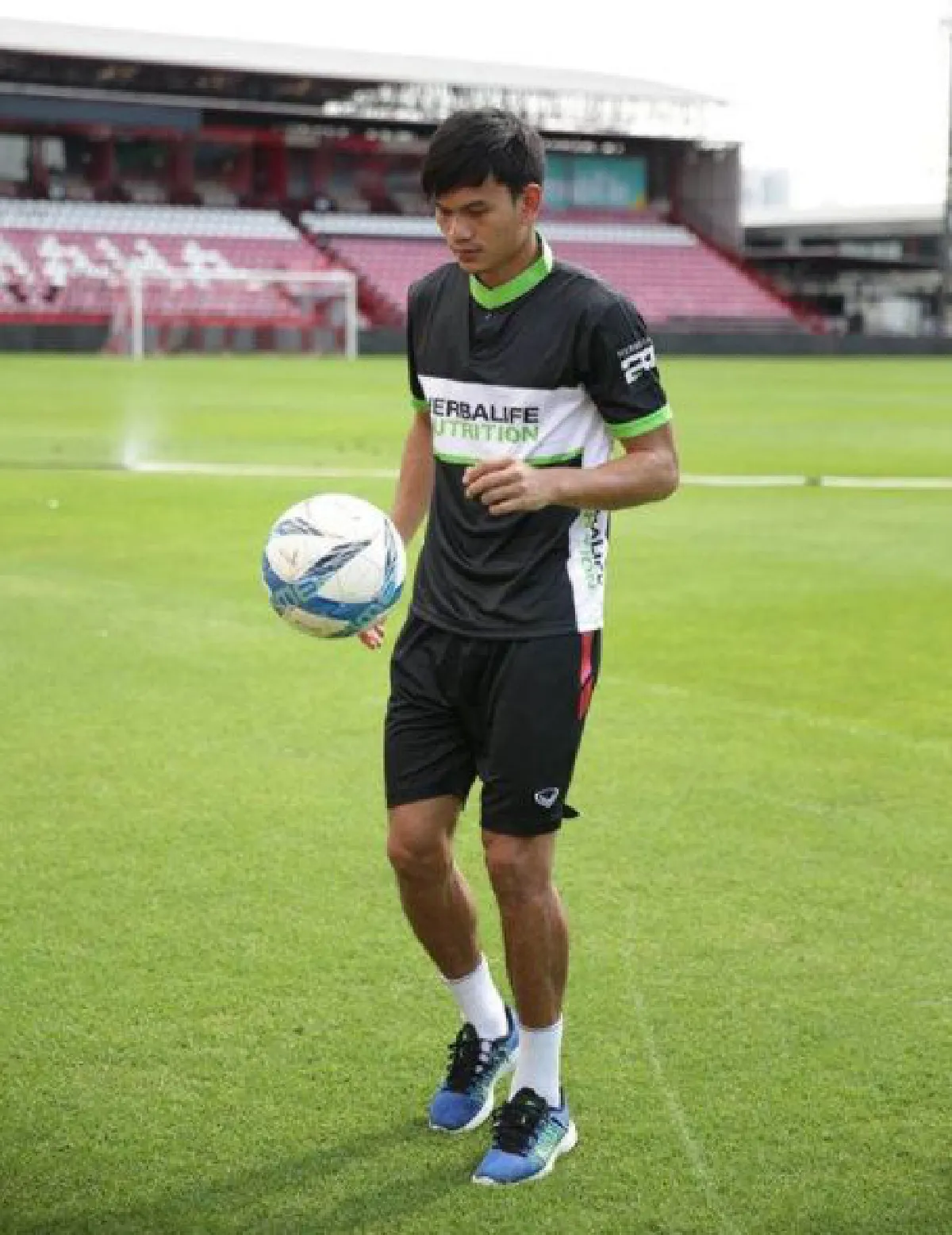 "อดิศักดิ์ ไกรษร" ยอมรับคือนักบอลทีมชาติที่ถูกสาวแฉไม่เซ็นรับรองบุตร