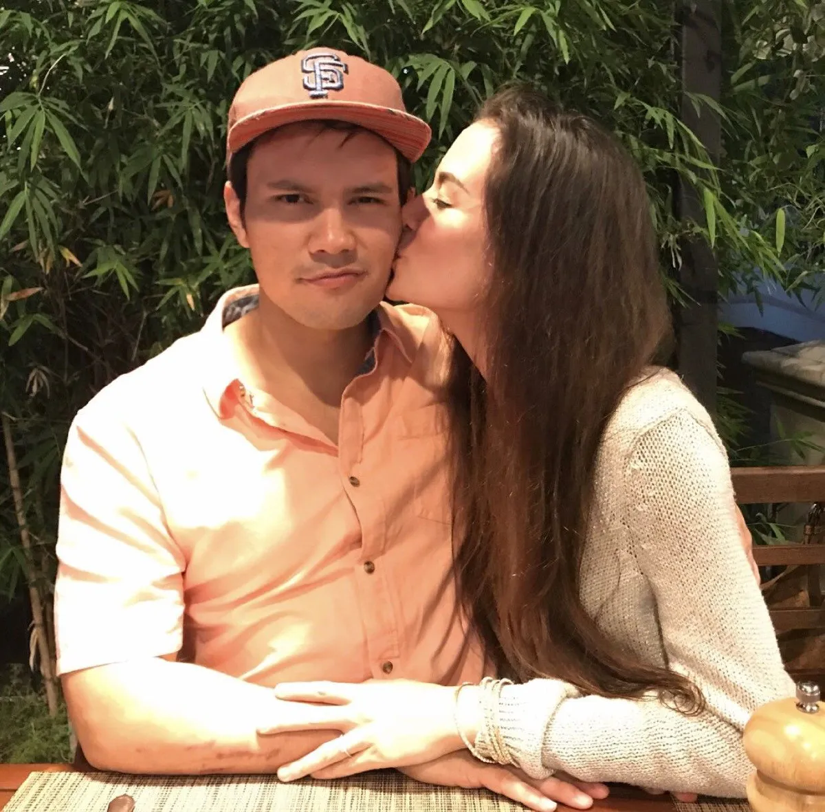 ซูซี่ สุษิรา เผยหมั้นแฟนฝรั่งแล้ว! พาฝ่ายชายบินมาอยู่ด้วยกันที่เชียงใหม่