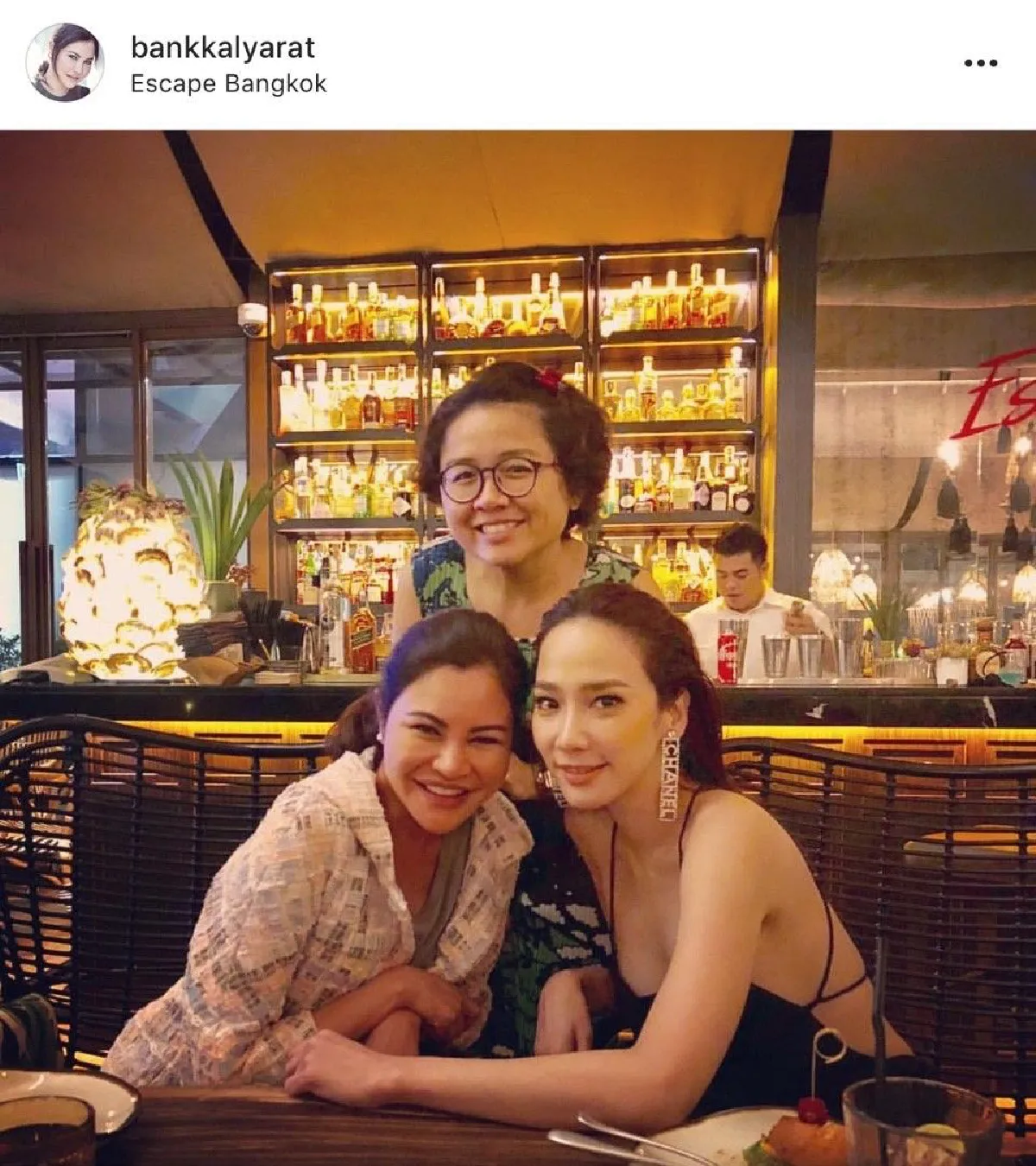 สมตำแหน่งซุปตาร์! “อั้ม พัชราภา” กับชุดกินข้าวสุดแซ่บ สะกดทุกสายตา