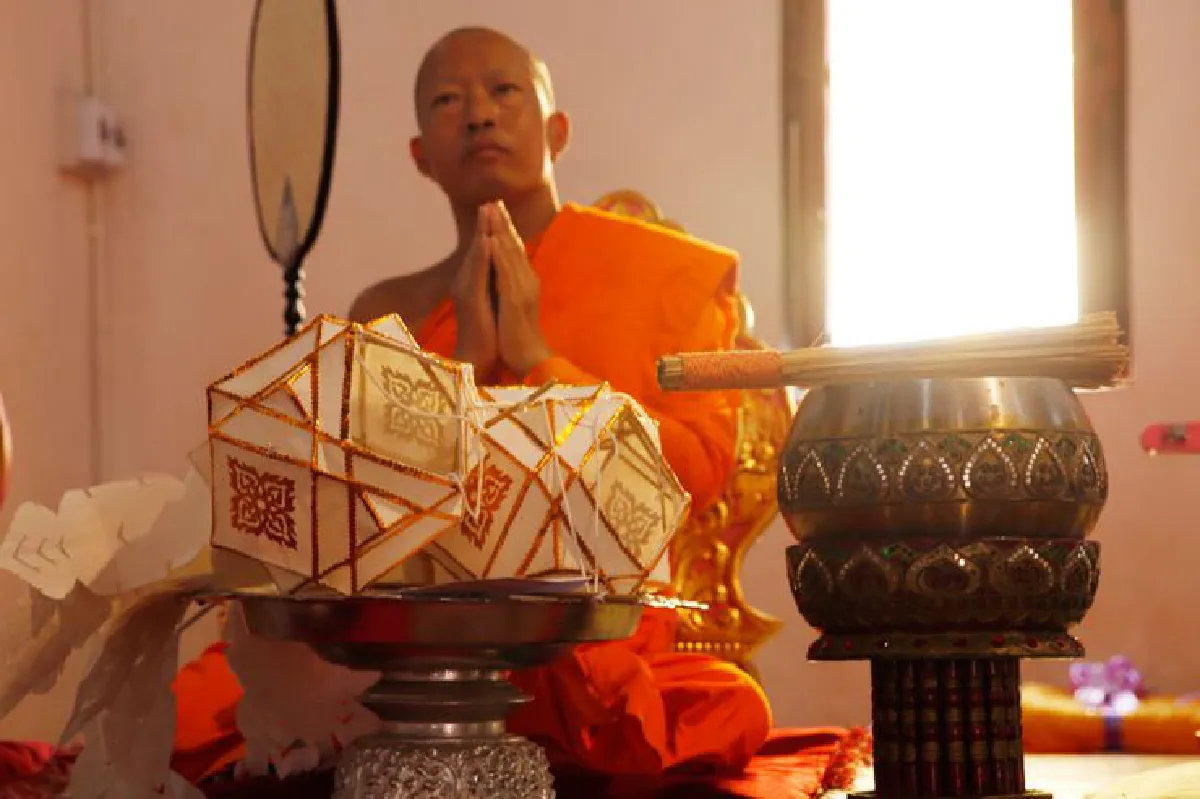 "ม่วงตึ๊ด" ครึกครื้นแบบเนิบช้า