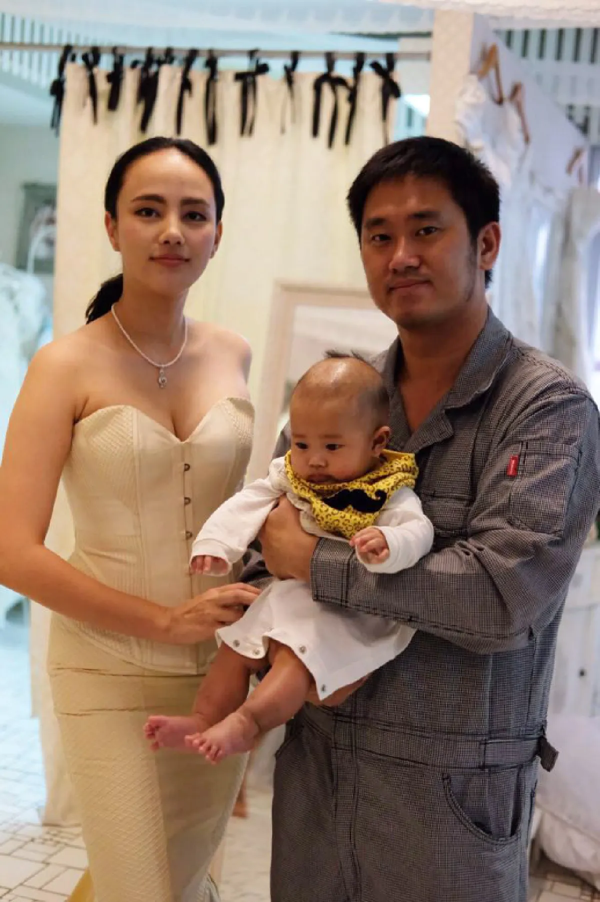 สุดเซอร์ไพรส์ “กุญแจซอล” ควงสามีและ “น้องเทคออฟ” ลองชุดแต่งงาน