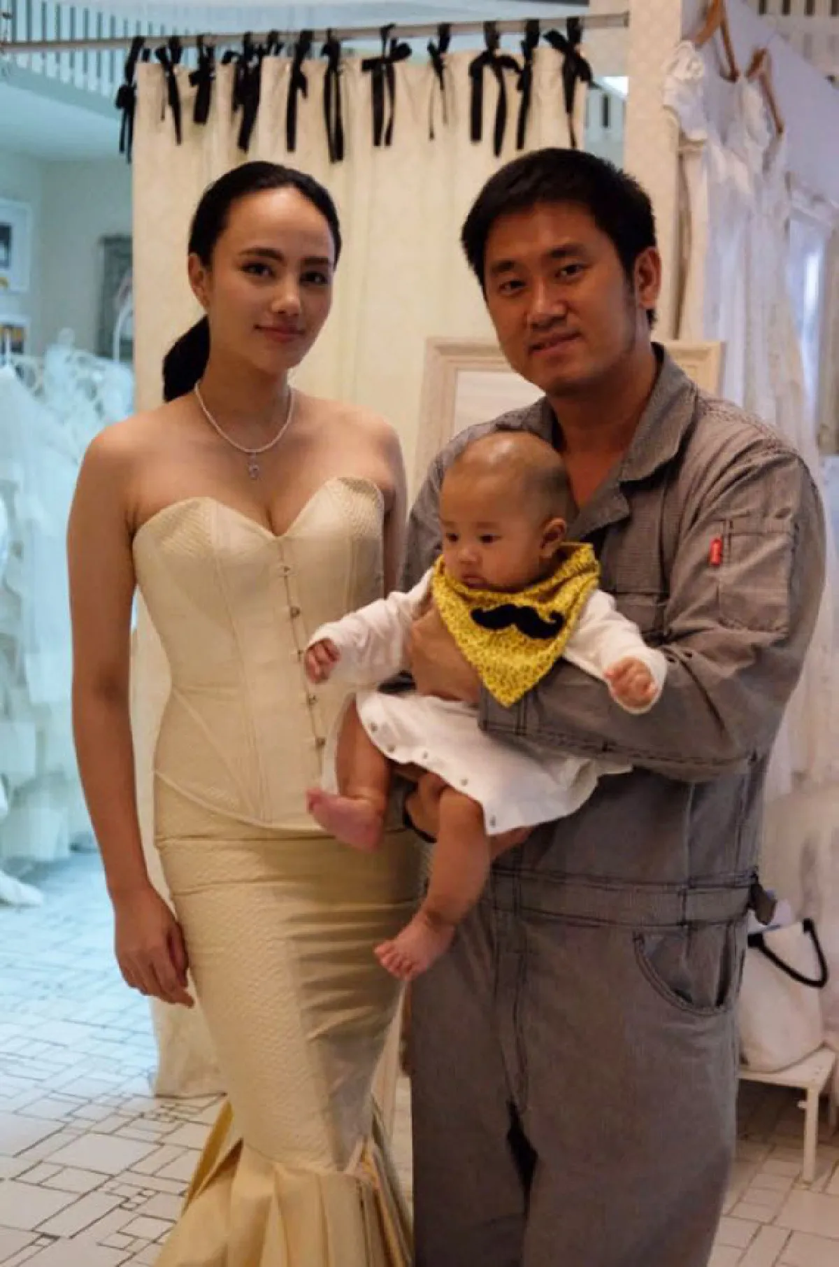 สุดเซอร์ไพรส์ “กุญแจซอล” ควงสามีและ “น้องเทคออฟ” ลองชุดแต่งงาน