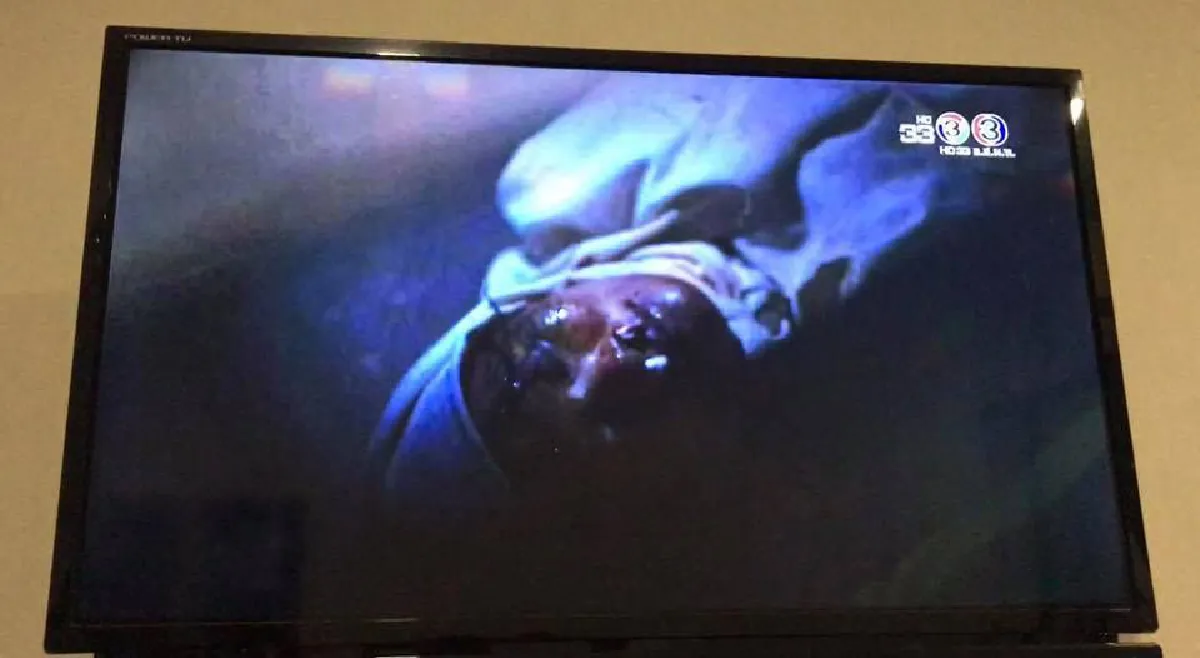 อย่างฮา! นศ.สาว ตัดสินใจเล่น คมแฝก ทันที เมื่อรู้ว่าได้นอนข้างๆ หมาก ปริญ (คลิป)