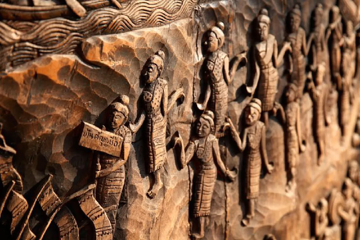 "ม่วงตึ๊ด" ครึกครื้นแบบเนิบช้า