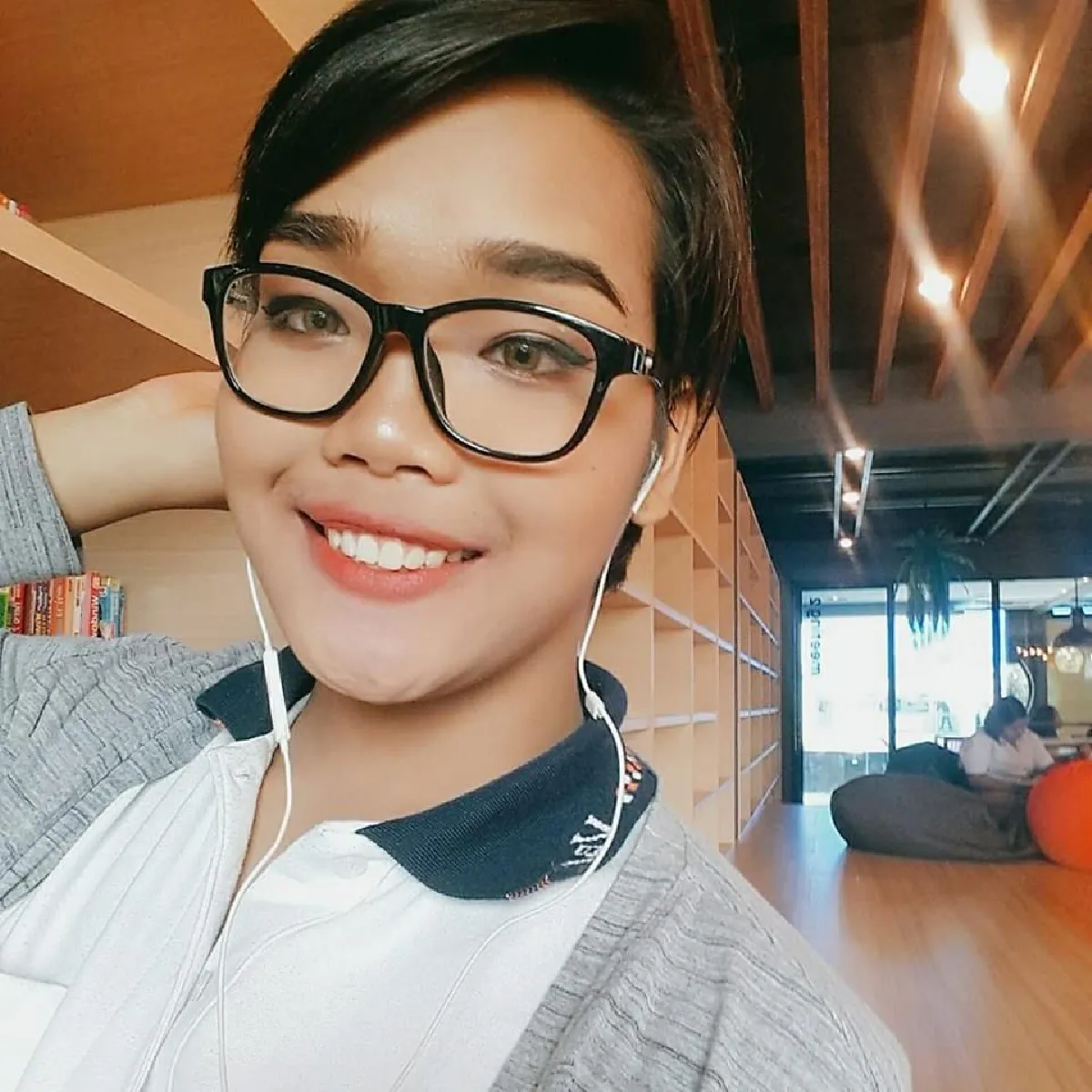 10 ภาพสุดแซ่บ “น้องก้อง เสียใจแต่ไม่แคร์” กับลุคปัจจุบันที่โตเป็นสาวแล้ว