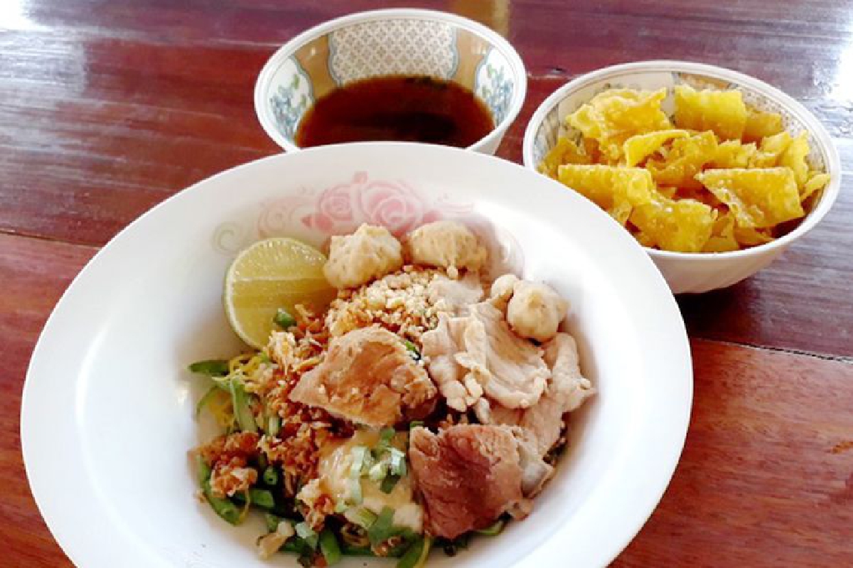 อร่อยสมคำร่ำลือ! ลวกจิ้ม-ก๋วยเตี๋ยวดงเดือยเมืองสุโขทัย อร่อยสมคำร่ำลือ! ลวกจิ้ม-ก๋วยเตี๋ยวดงเดือยเมืองสุโขทัย