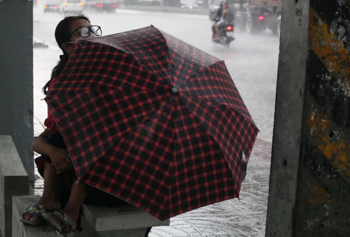 ฝนถล่มกรุงน้ำท่วมหลายพื้นที่ย่านรังสิต