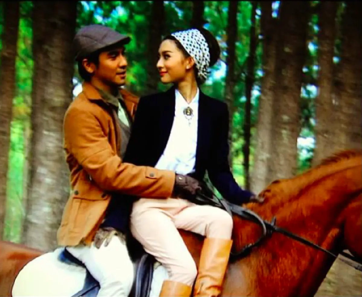 ส่องวิธีมัดใจสาวของ “พี่หมื่นเดช” ด้วยการพาสาวๆ ขี่ม้า!?