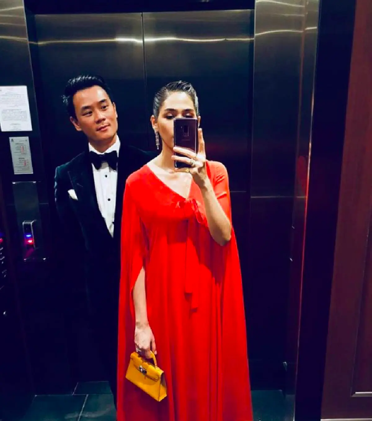 “แม่ชม-พ่อน็อต” พากันดินเนอร์หวาน แต่ยังไม่วายแซวกันเอง