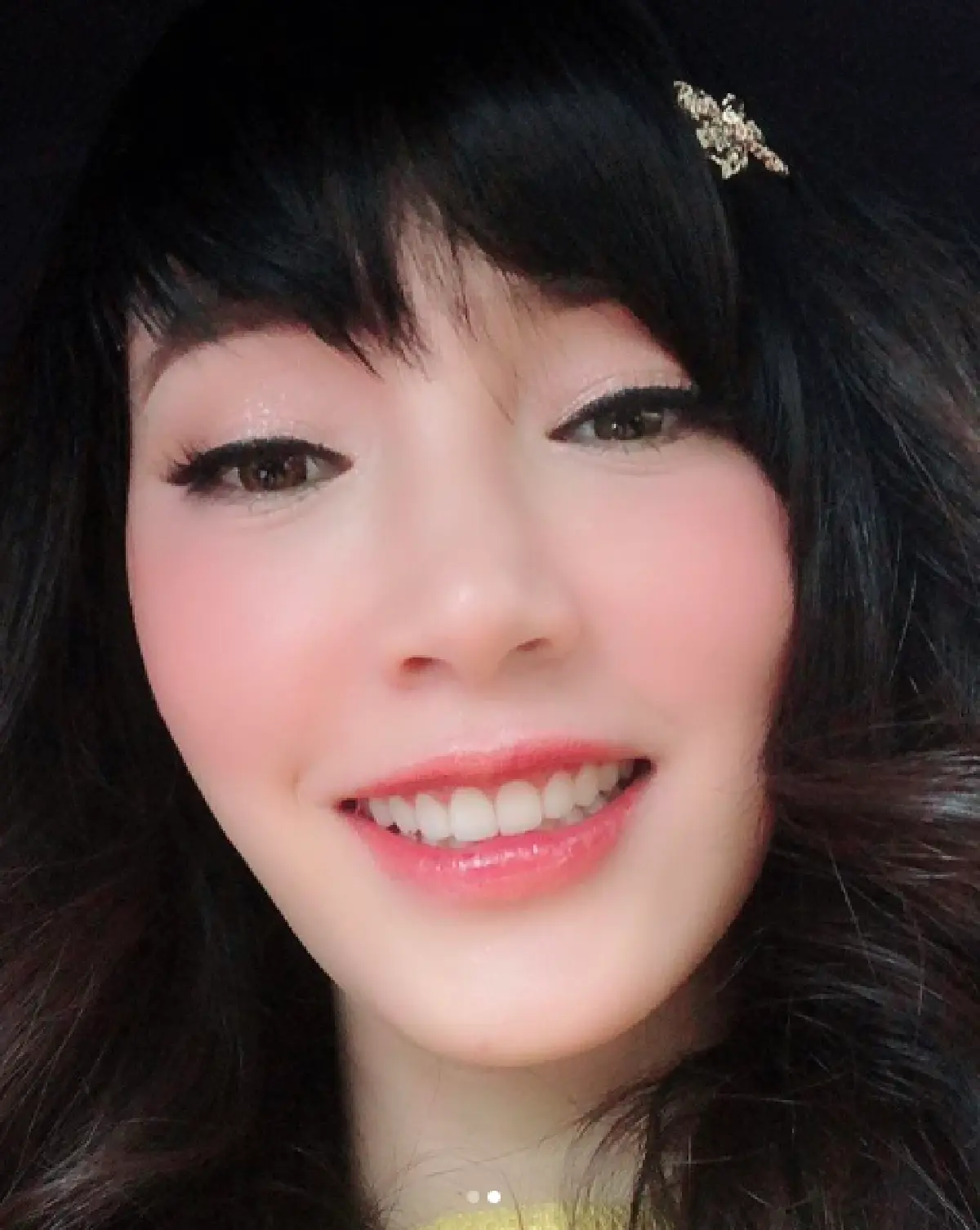 แฝดคนละฝา “เมย์” เปลี่ยนลุค เป็น “เฌอปราง BNK48” เหมือนจนชาวเน็ตฮือฮา