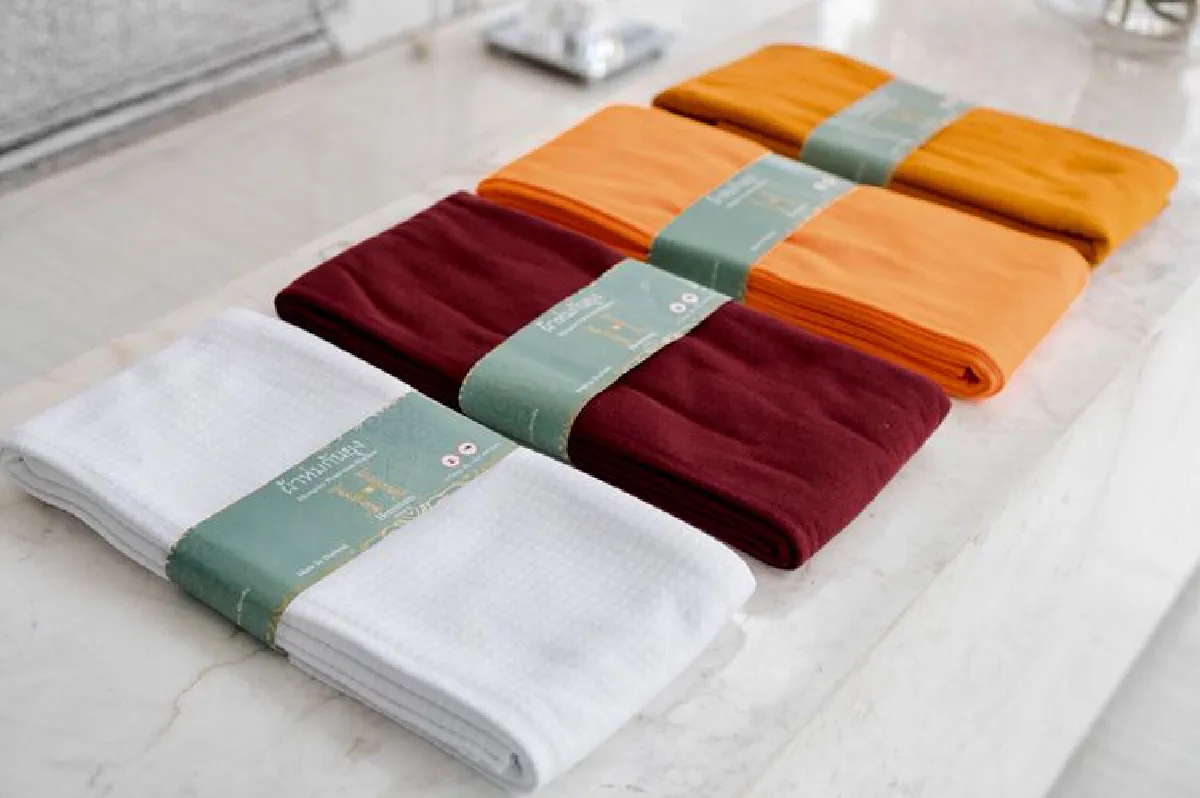 เปิดความคิดธุรกิจคนรุ่นใหม่ "ห่มสยาม" ผ้าห่มกันยุงยุค 4.0  สัมผัสไอเดียล้ำๆ ของพี่น้องฝาแฝด "เลิศวรปรีชา" ทายาท Degree Lighting Store