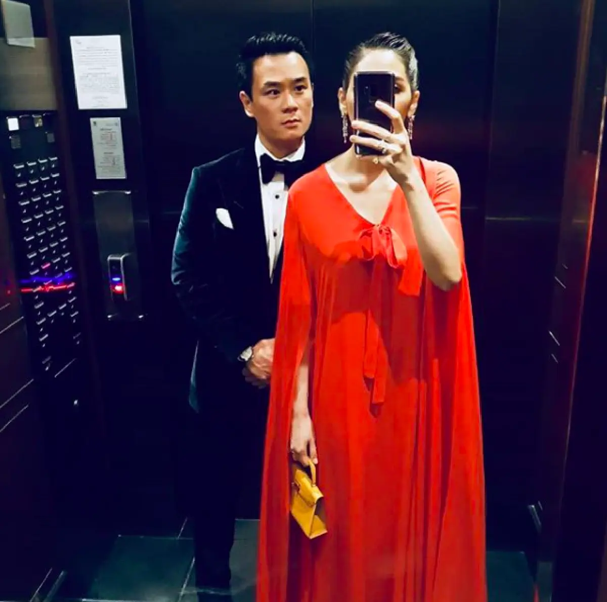 “แม่ชม-พ่อน็อต” พากันดินเนอร์หวาน แต่ยังไม่วายแซวกันเอง