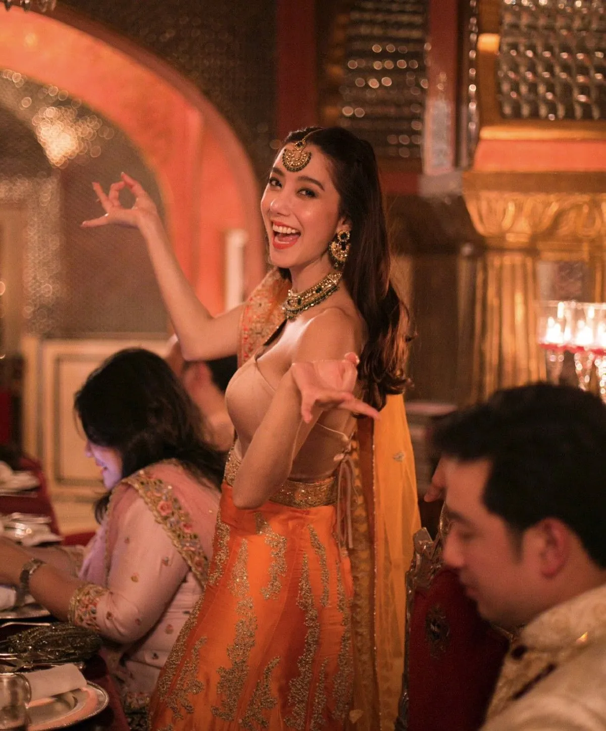 นึกว่าพรีเวดดิ้ง! ไอซ์-ไฮโซแม็กซ์ ควงคู่โชว์สวีทในทริปอินเดีย