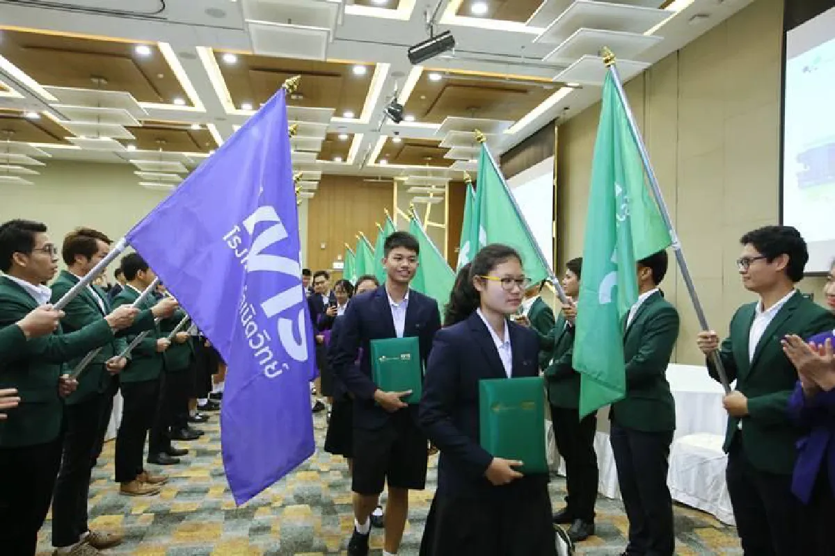 โรงเรียนกำเนิดวิทย์-มูลนิธิพลังแห่งการเรียนรู้จัดมอบเกียรติบัตรนักเรียนสำเร็จการศึกษารุ่นแรก