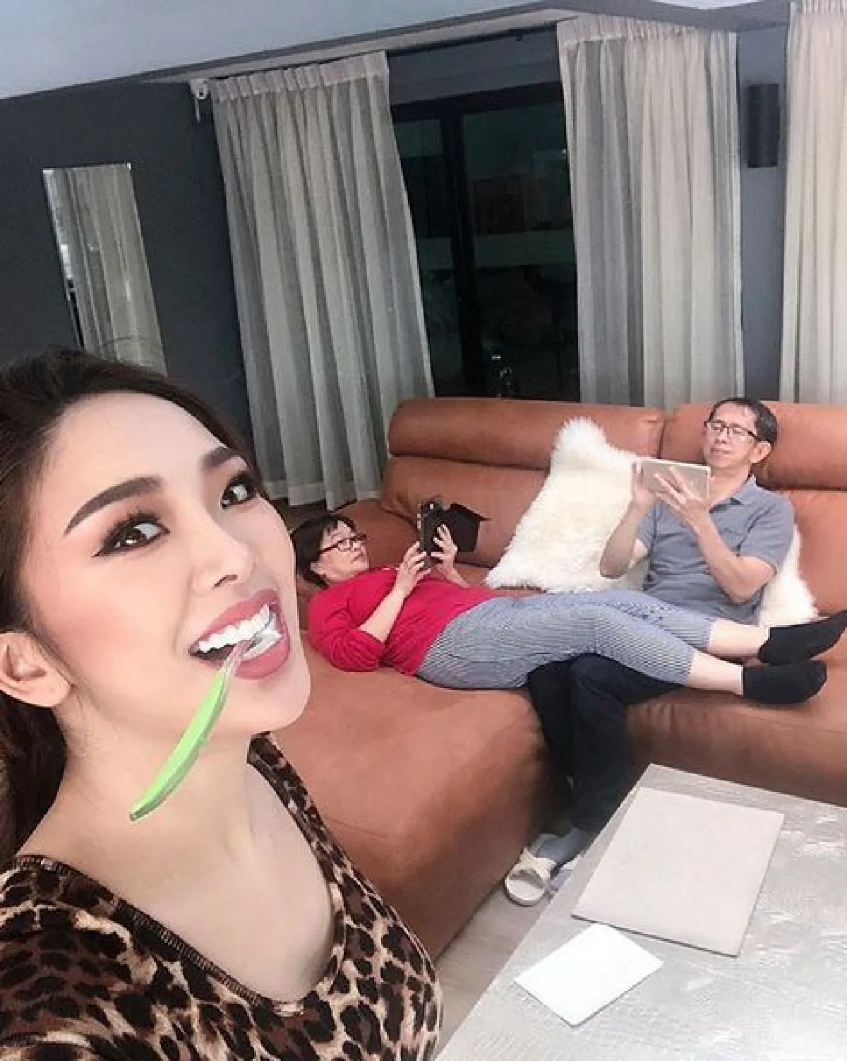 ส่องบ้านหลังใหม่พริตตี้เงินล้าน “หญิงแย้” ที่ทำทุกมุมของบ้านให้เป็นที่รีวิว