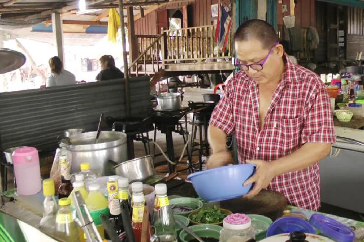 ร้านลาบเป็ดชาละวัน อร่อยตามสไตล์ชนบท