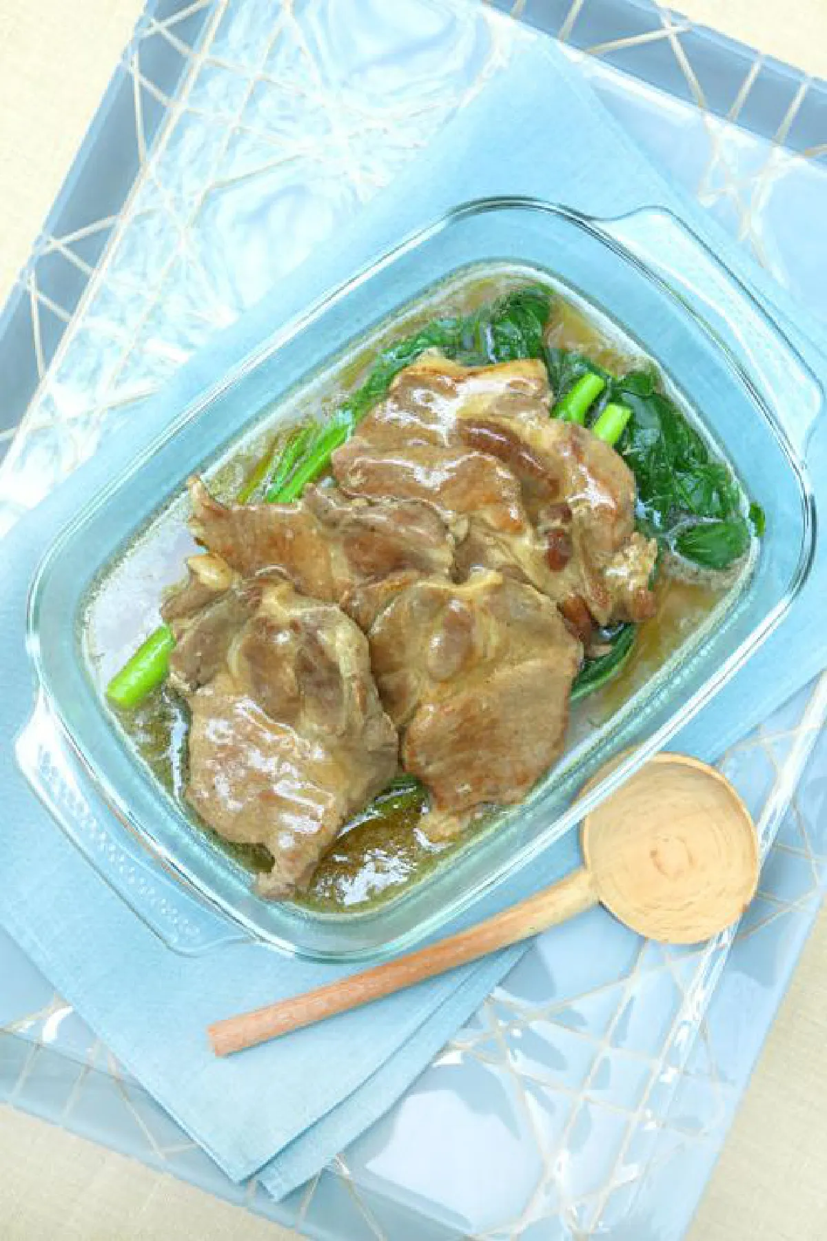 ข้าวหมูอบน้ำใส ก้านคะน้า
