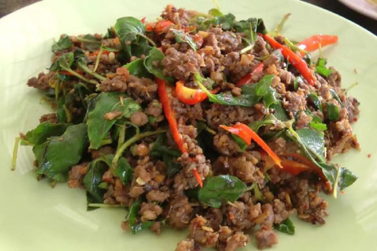 ร้านลาบเป็ดชาละวัน อร่อยตามสไตล์ชนบท