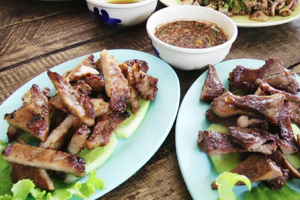 ร้านลาบเป็ดชาละวัน อร่อยตามสไตล์ชนบท