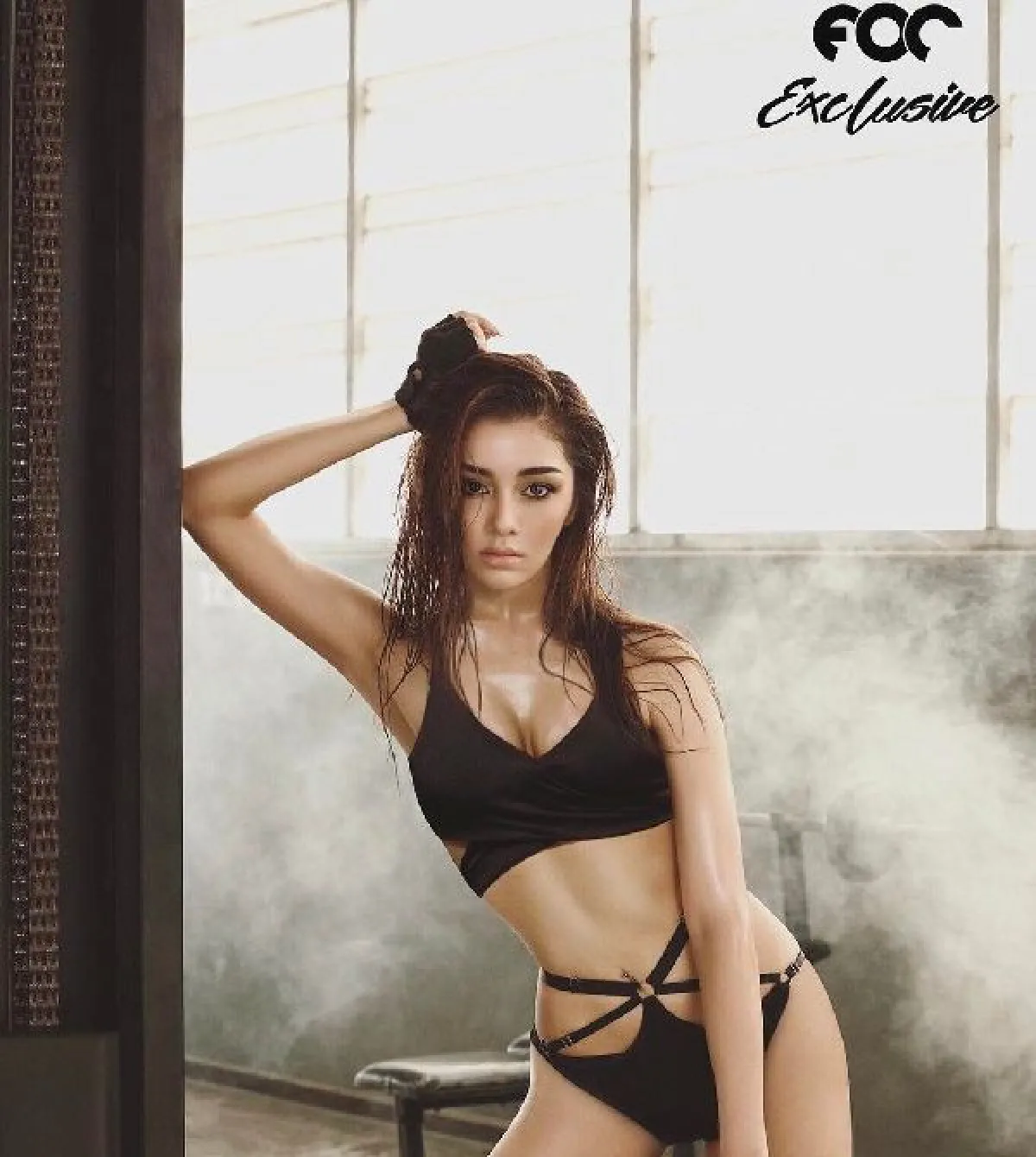 หน้าสวยหุ่นแซ่บ! ซูริ ซูซานน่า หรือ คลาร่า อวดความเซ็กซี่ในชุดว่ายน้ำ