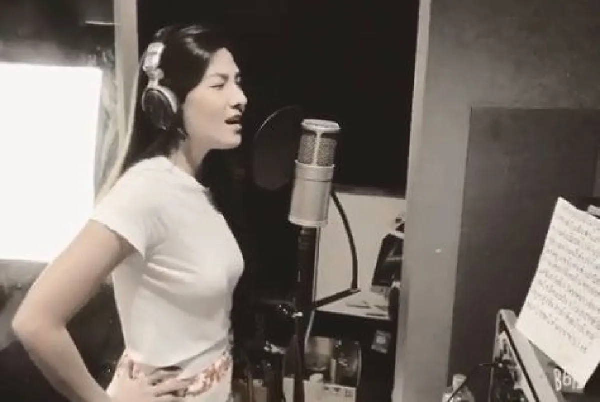 ไพเราะมาก! "อีแย้ม" ร้องเพลงบุพเพสันนิวาส ให้แฟนหนุ่ม