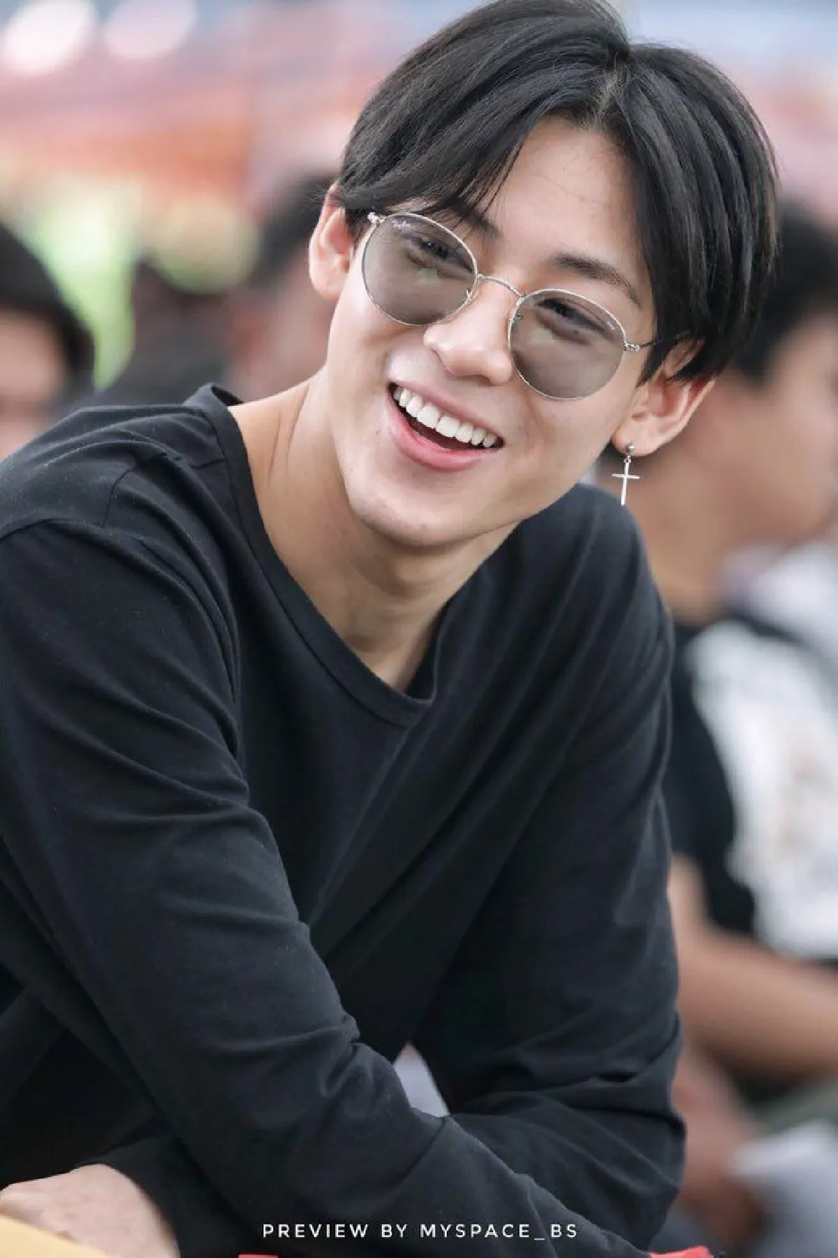 บัตรแพงแค่ไหนก็สู้ไม่ได้! สาวๆอิจฉา หนุ่มเกมส์ ผู้โชคดีได้เซลฟี่ใกล้ชิด แบมแบม GOT7