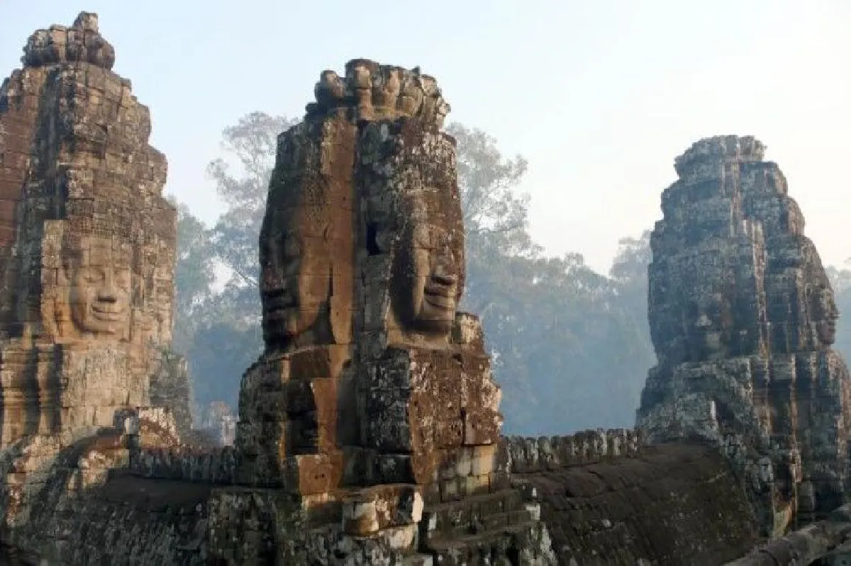 พบพระราชวังผู้สร้างอาณาจักรเขมร